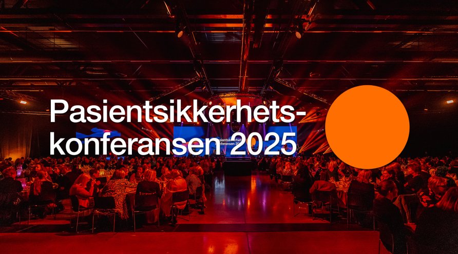 Bilde av sal med masse mennesker, med teksten Pasientsikkerhetskonferansen 2025 og logo oransje sirkel.