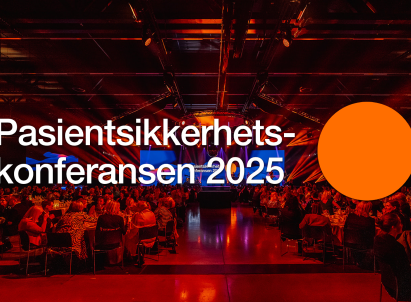 Bilde av sal med masse mennesker, med teksten Pasientsikkerhetskonferansen 2025 og logo oransje sirkel.